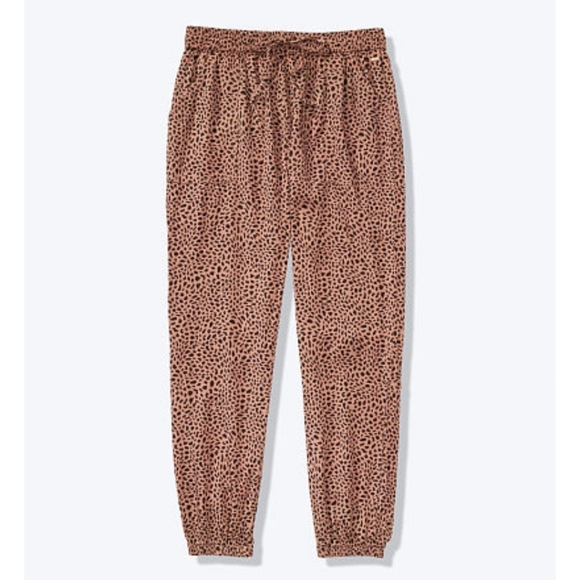 VS PINK Lightweight Jogger - Picture 3 of 7